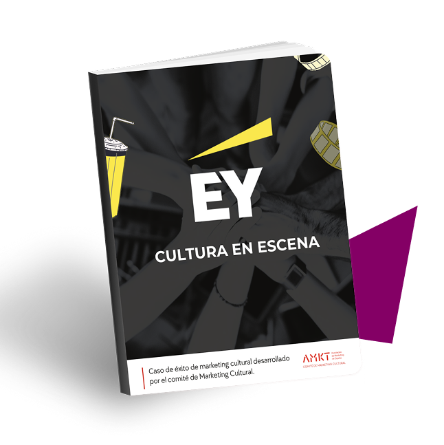 Un libro titulado "EY Cultura en Escena" con ilustraciones de una taza de café, una bebida y un balón de fútbol en la portada. El subtítulo menciona un caso exitoso de marketing cultural del Comité de Marketing Cultural.